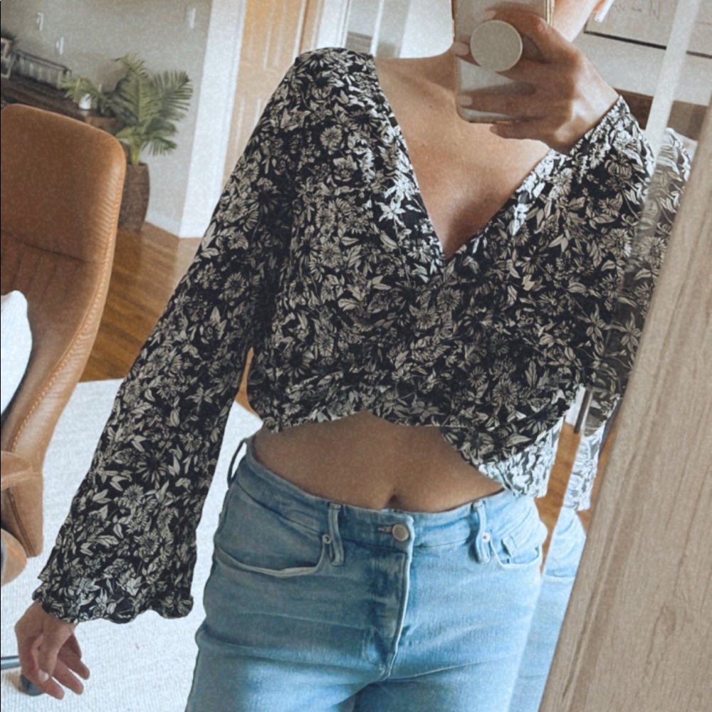 Olivaceous Floral Twist Open Back Long Sleeve Blouse